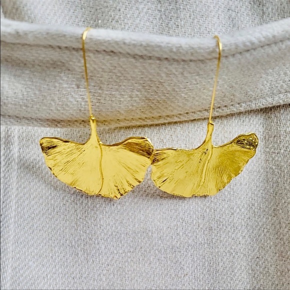 Beautiful Gold Toned Leaf Earrings - Picture 4 of 8